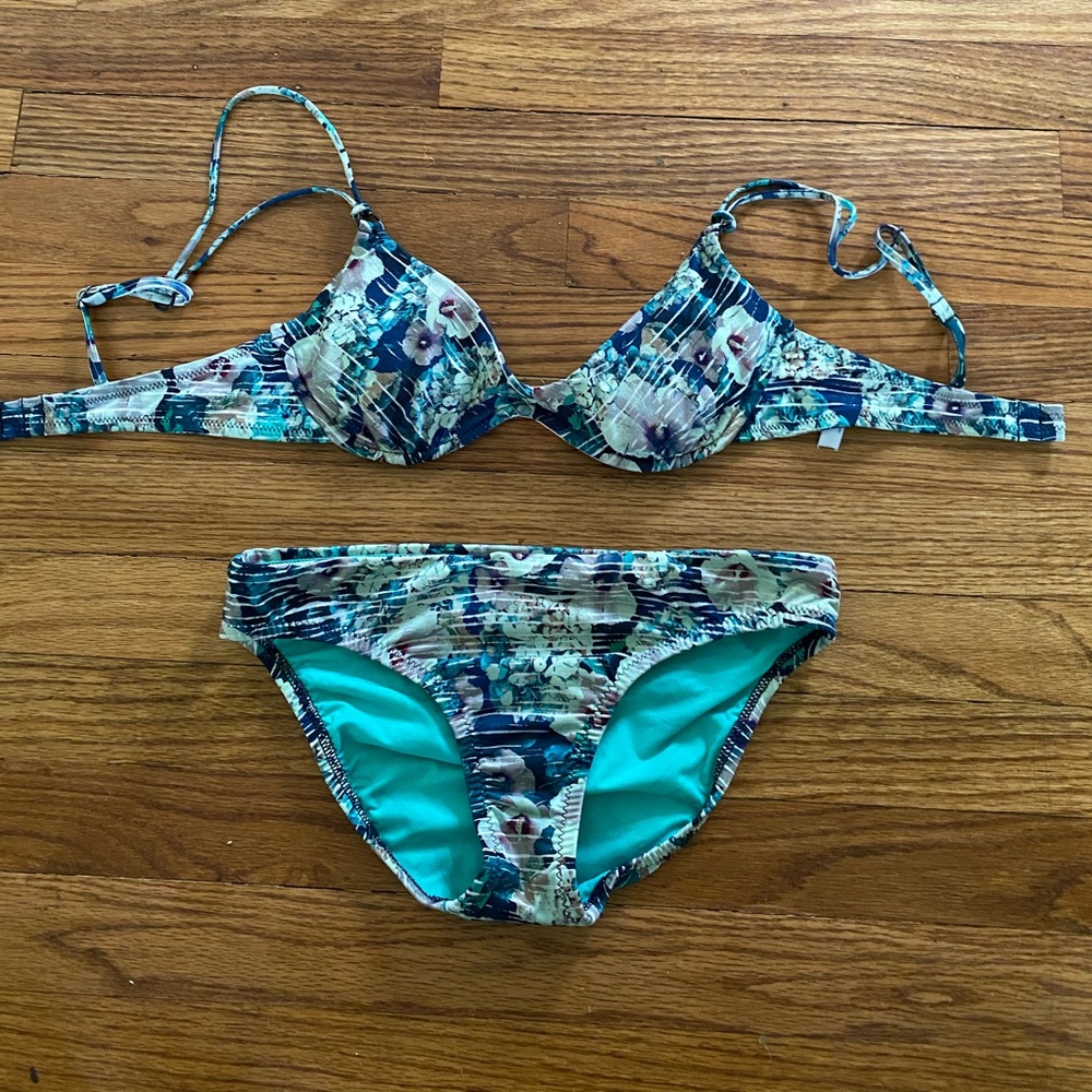 Nanette Lenore Two Piece underwire bathing suit